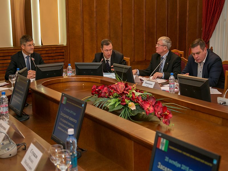 Депутаты Олег Подойма, Денис Субботин, Анатолий Григорьев и Глеб Поповцев.