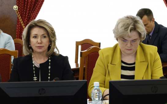 Елена Гончарова приняла участие в работе комитета Законодательного Собрания по социальной политике